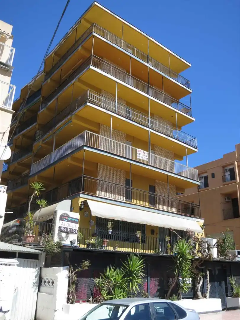 Apartament amb terrassa en venda a Avinguda del Far 91
