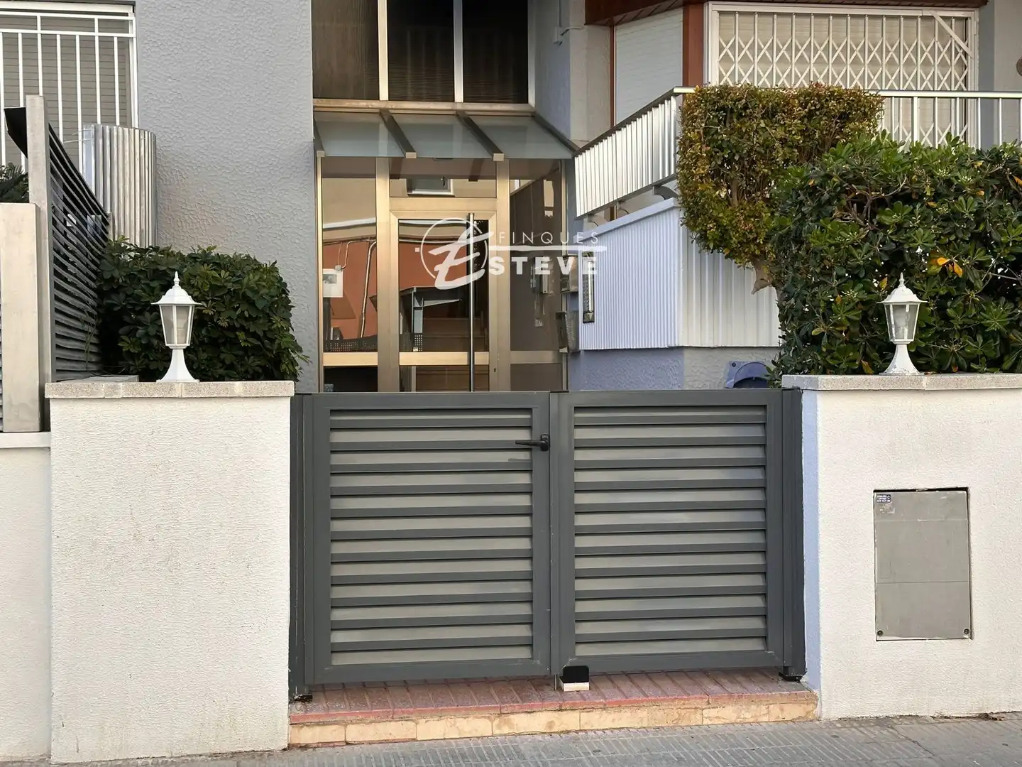 Vista exterior de Piso en venta en Calafell con Aire acondicionado, Terraza y Trastero