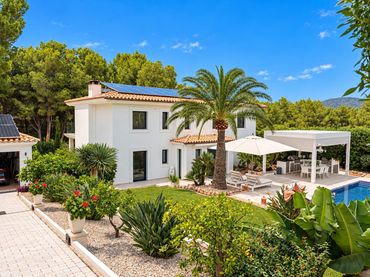 Villa con balcone in vendita a Costa de la Calma