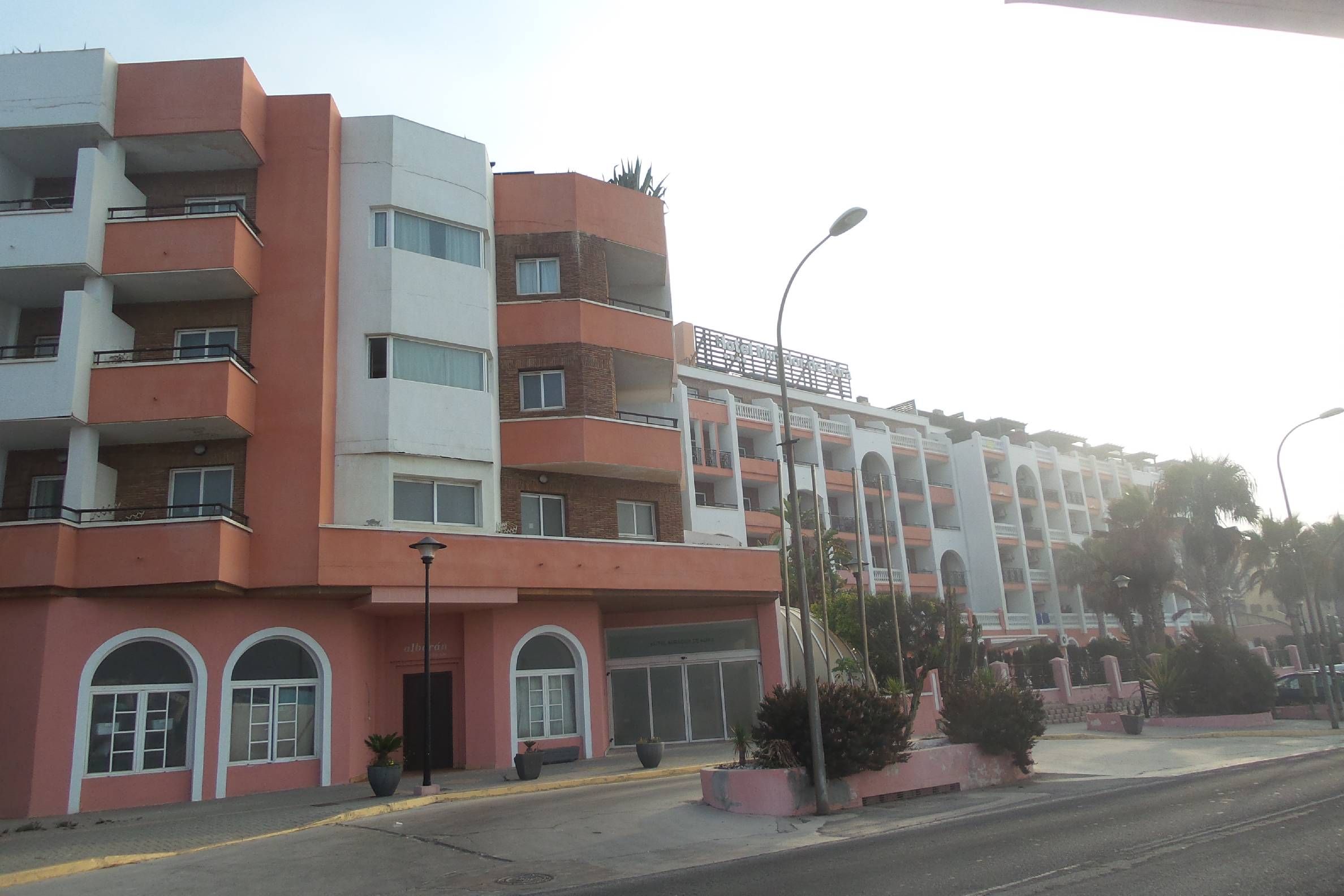 Vista exterior de Apartament en venda en Adra amb Piscina