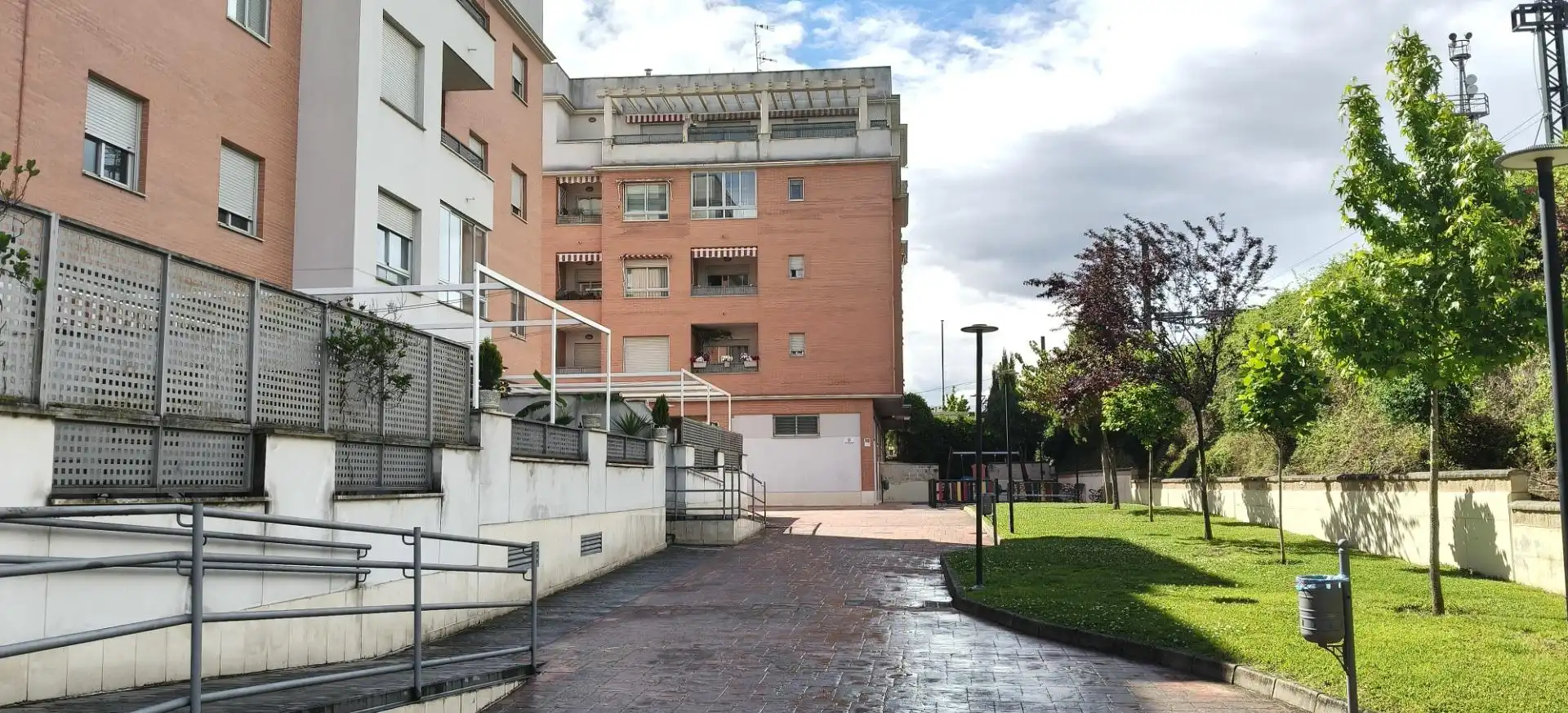 Vista exterior de Pis de lloguer en Badajoz amb Calefacció, Jardí privat i Terrassa