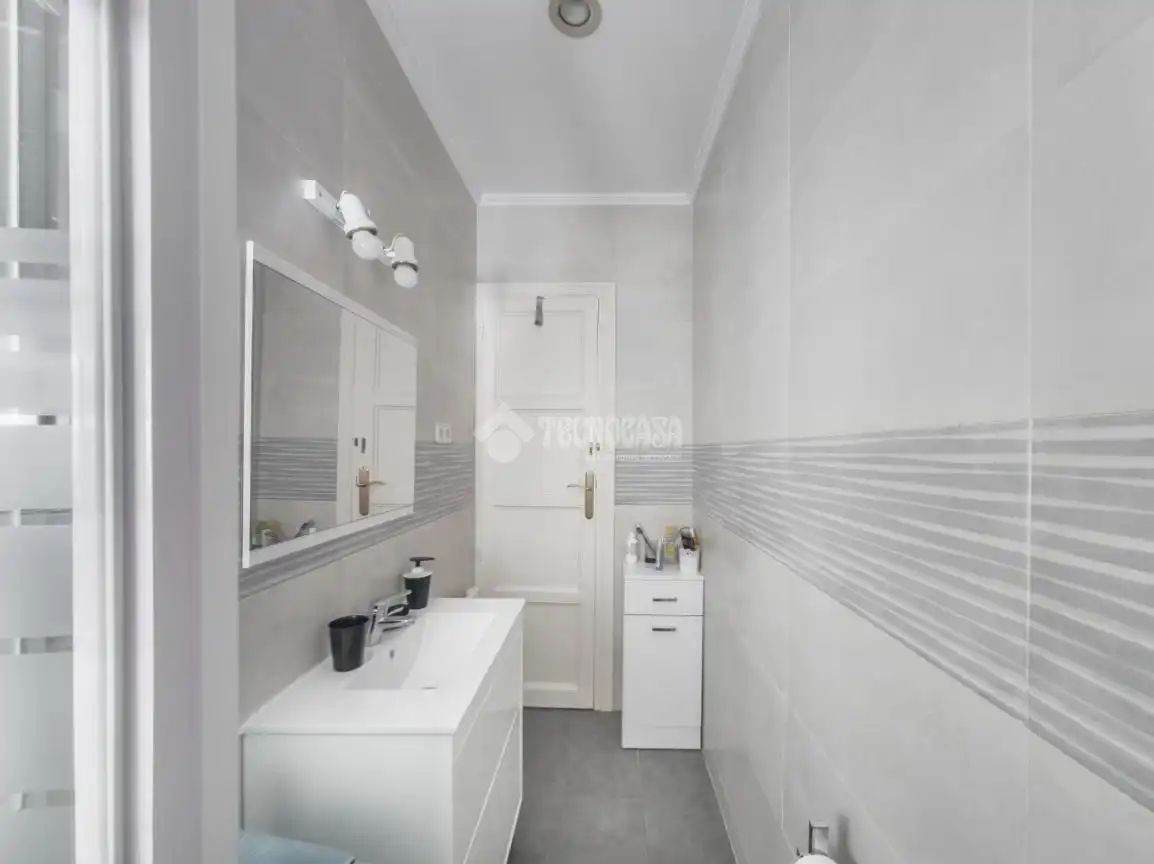 Badezimmer von Wohnung zum Verkauf in Madrid mit Klimaanlage, Heizung und Terrasse