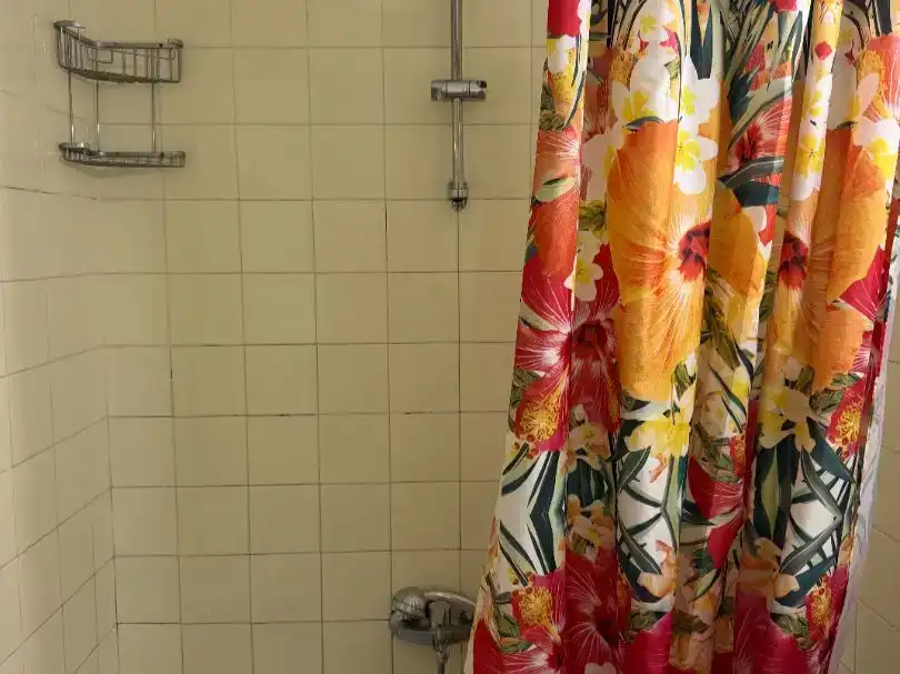 Badezimmer von Wohnung zur Miete in Leioa mit Balkon