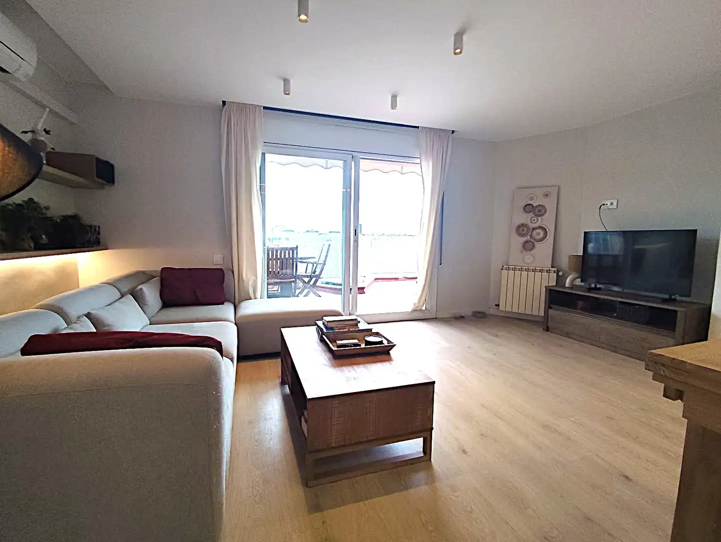 Living room of Attic for sale in Terrassa  with Air Conditioner, Heating and Parquet flooring
