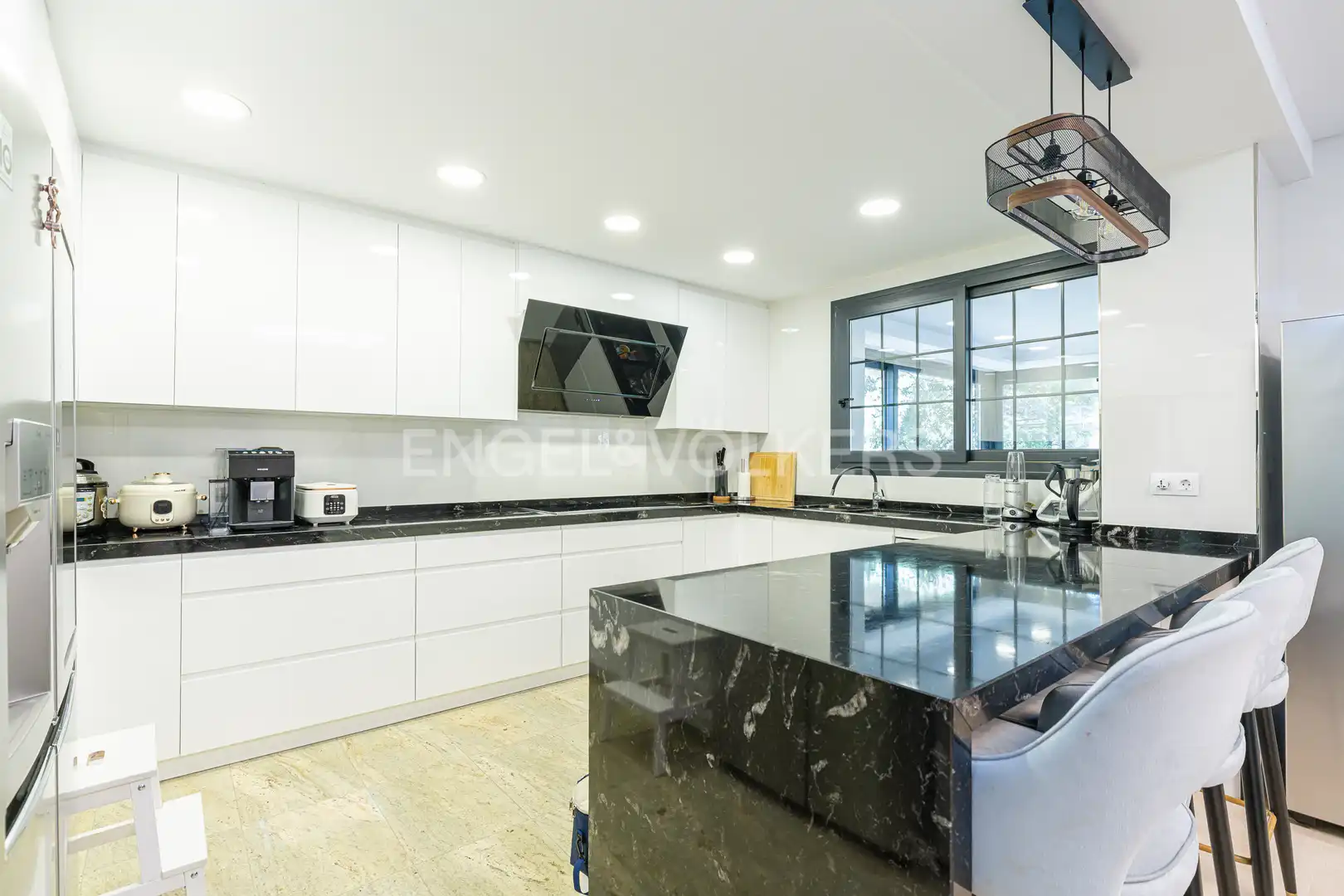 Cocina de Casa o chalet en venta en Boadilla del Monte con Aire acondicionado, Calefacción y Jardín privado
