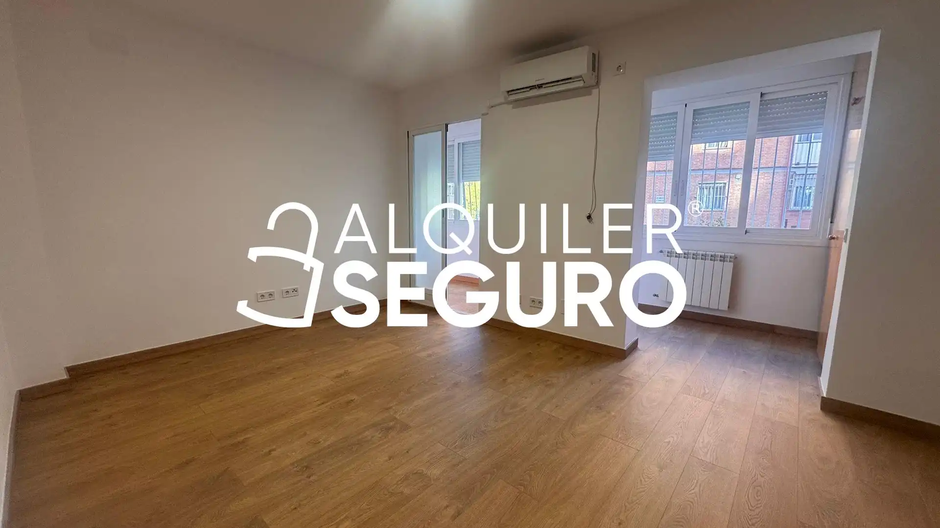 Dormitori de Pis de lloguer en  Madrid Capital amb Aire condicionat, Calefacció i Terrassa