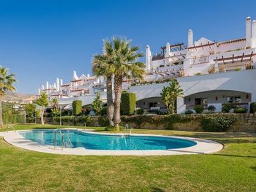 Apartamento con piscina en venta en Nueva Andalucía