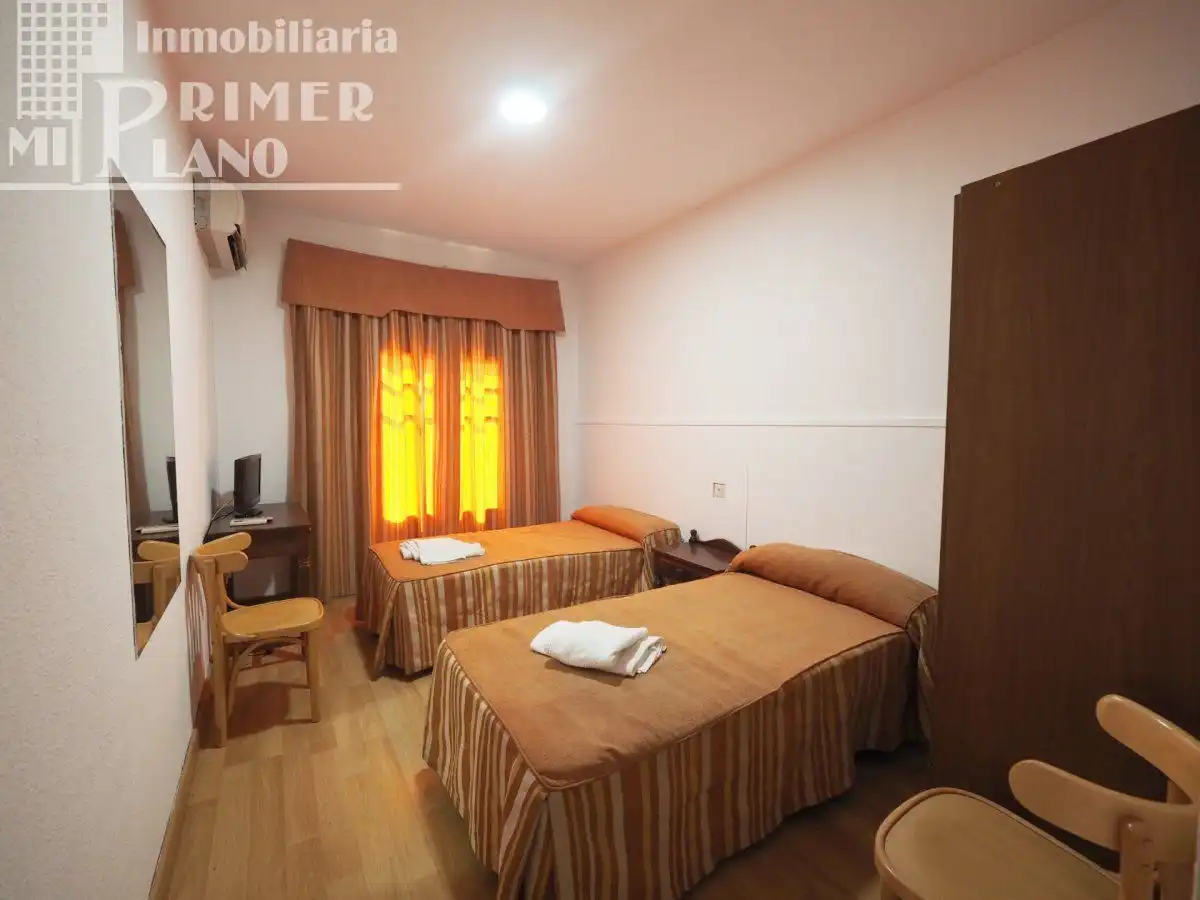 Habitación de Edificio en venta en La Solana  