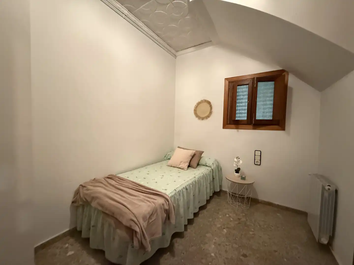Schlafzimmer von Einfamilien-Reihenhaus zum Verkauf in La Pobla del Duc mit Klimaanlage, Heizung und Terrasse