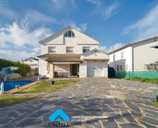 Vista exterior de Casa o xalet en venda en Santa Eulàlia de Ronçana amb Terrassa