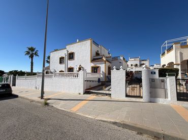 Casa rústica en venta en Jacarilla