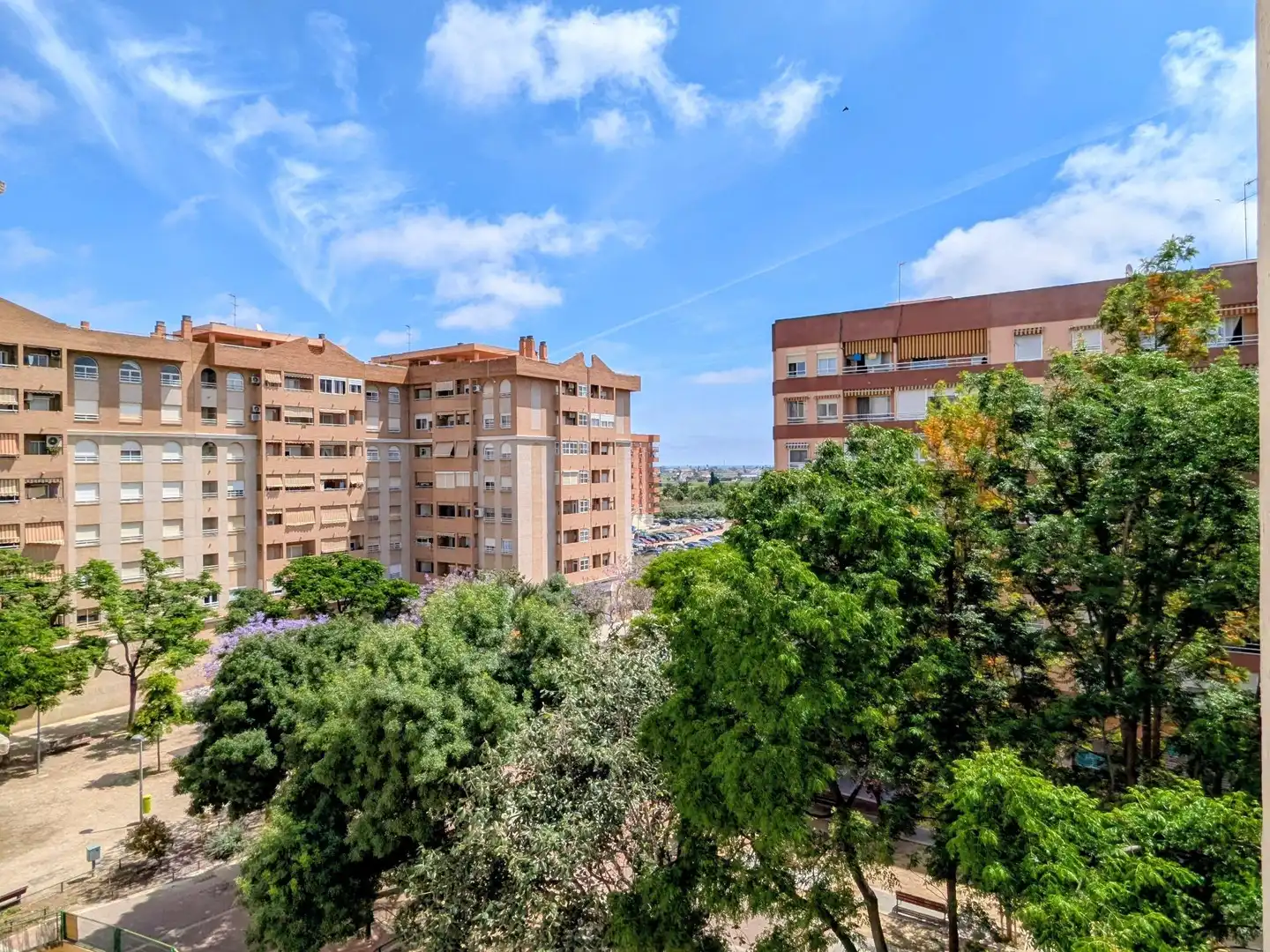 Vista exterior de Pis de lloguer en Valencia amb Balcó