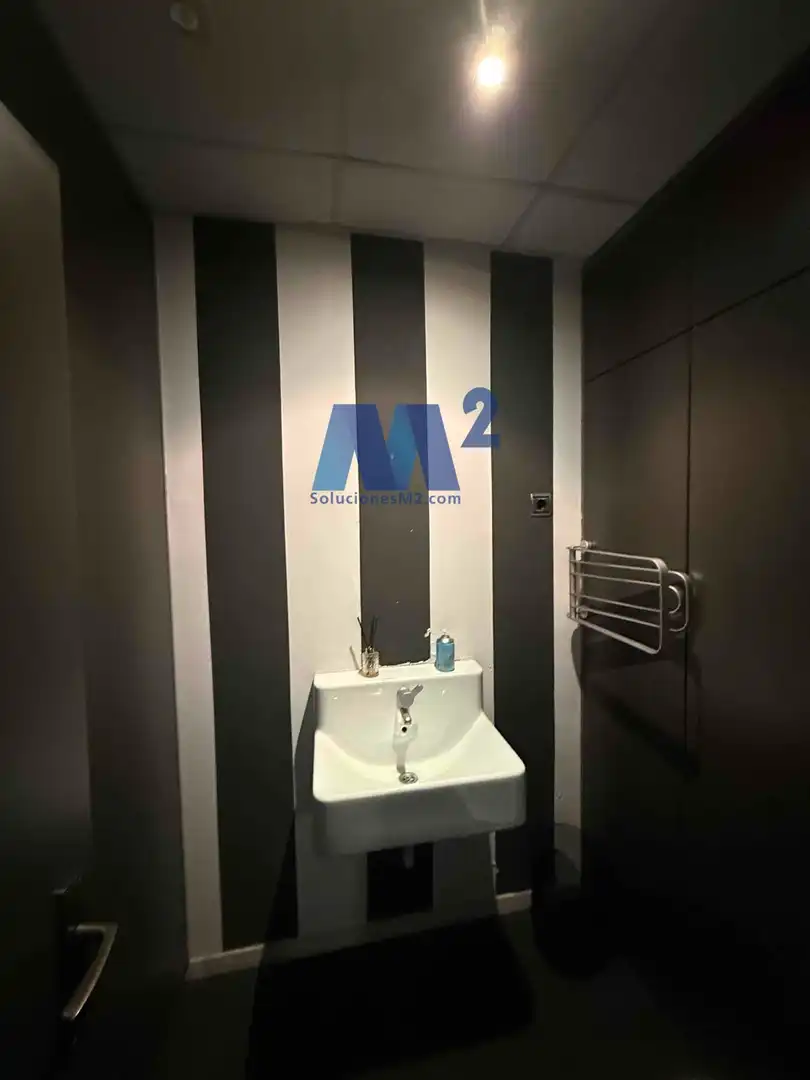 Bathroom of Industrial buildings for rent in San Sebastián de los Reyes