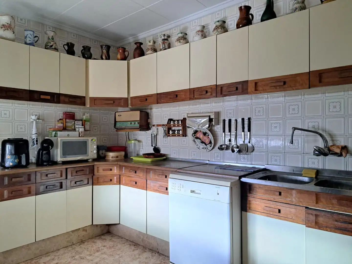 Buildings for sale in Calle Real , 38, Utiel