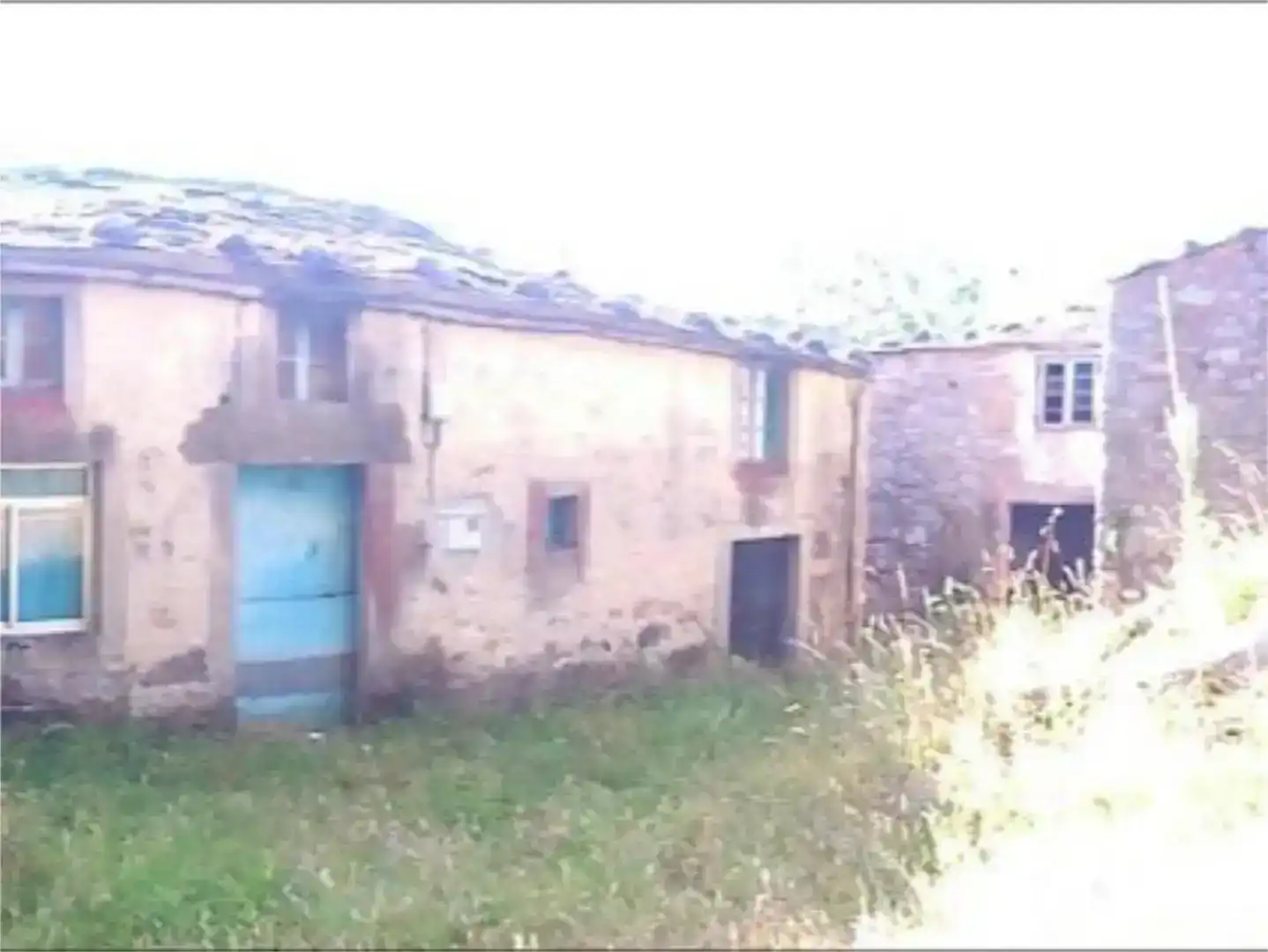 Country house zum Verkauf in Ourol