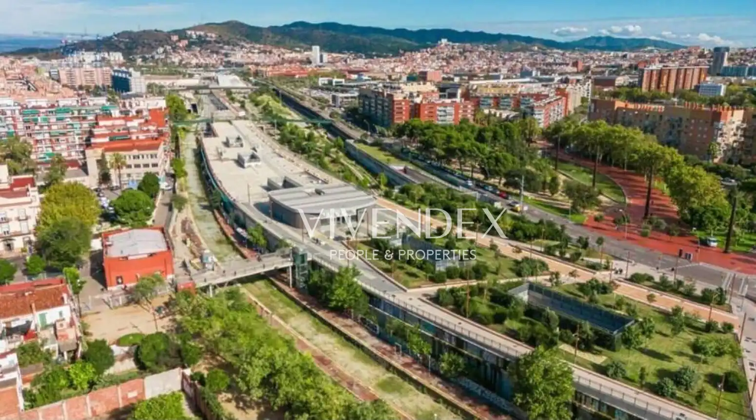 Vista exterior de Local en venta en Barcelona