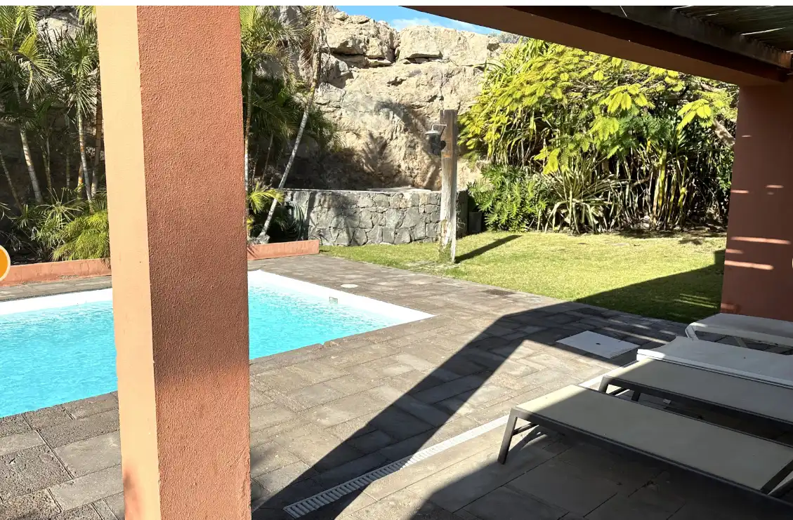 Chalet con piscina en venta en Calle San Bartolomé de Tirajana 4, imagen 2