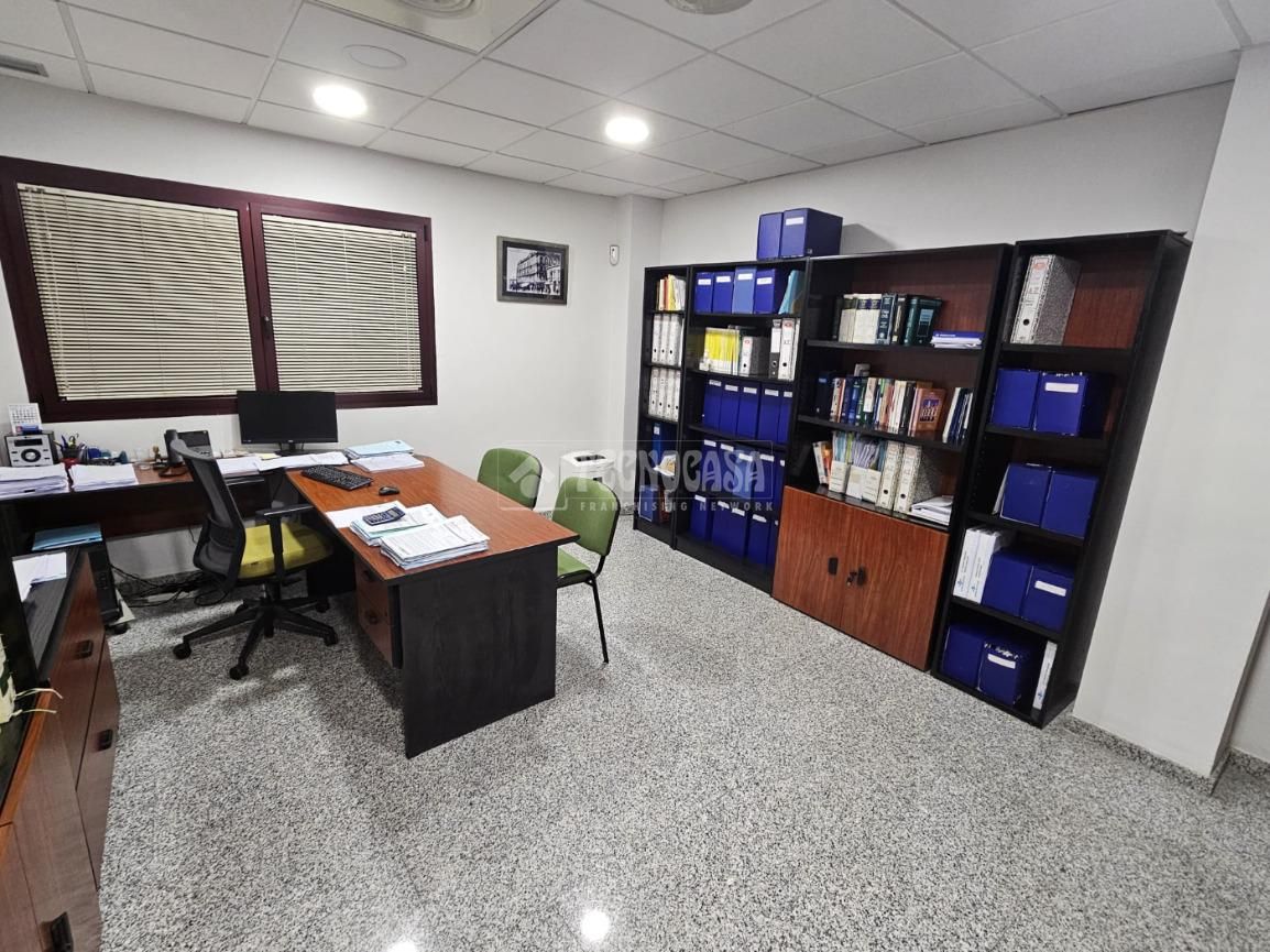 Oficina en venda en  Almería Capital amb Aire condicionat i Calefacció