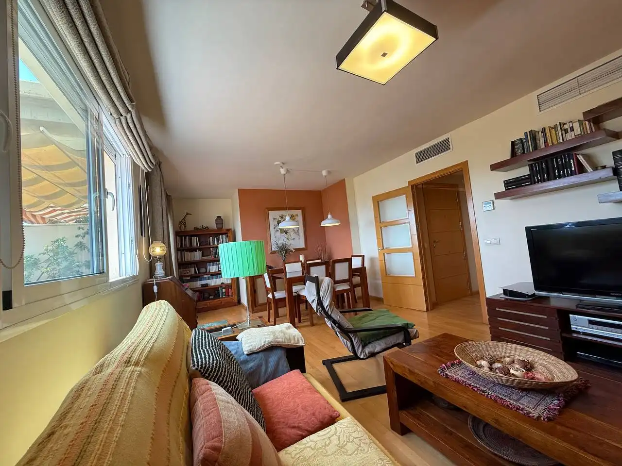 Sala de estar de Dúplex en venta en Torremolinos con Aire acondicionado, Calefacción y Terraza