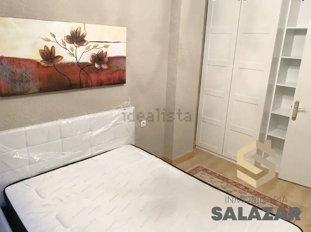 Bedroom of Flat for rent in Bilbao   with Heating and Balcony
