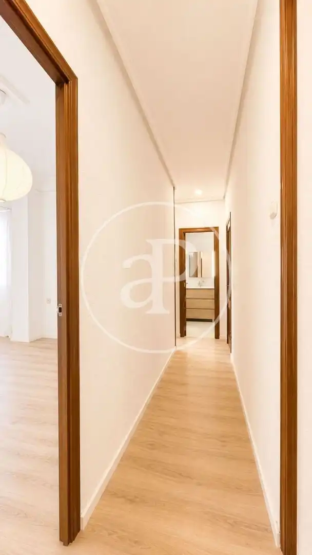 Flat for rent in Valencia  with Air Conditioner, Heating and Balcony