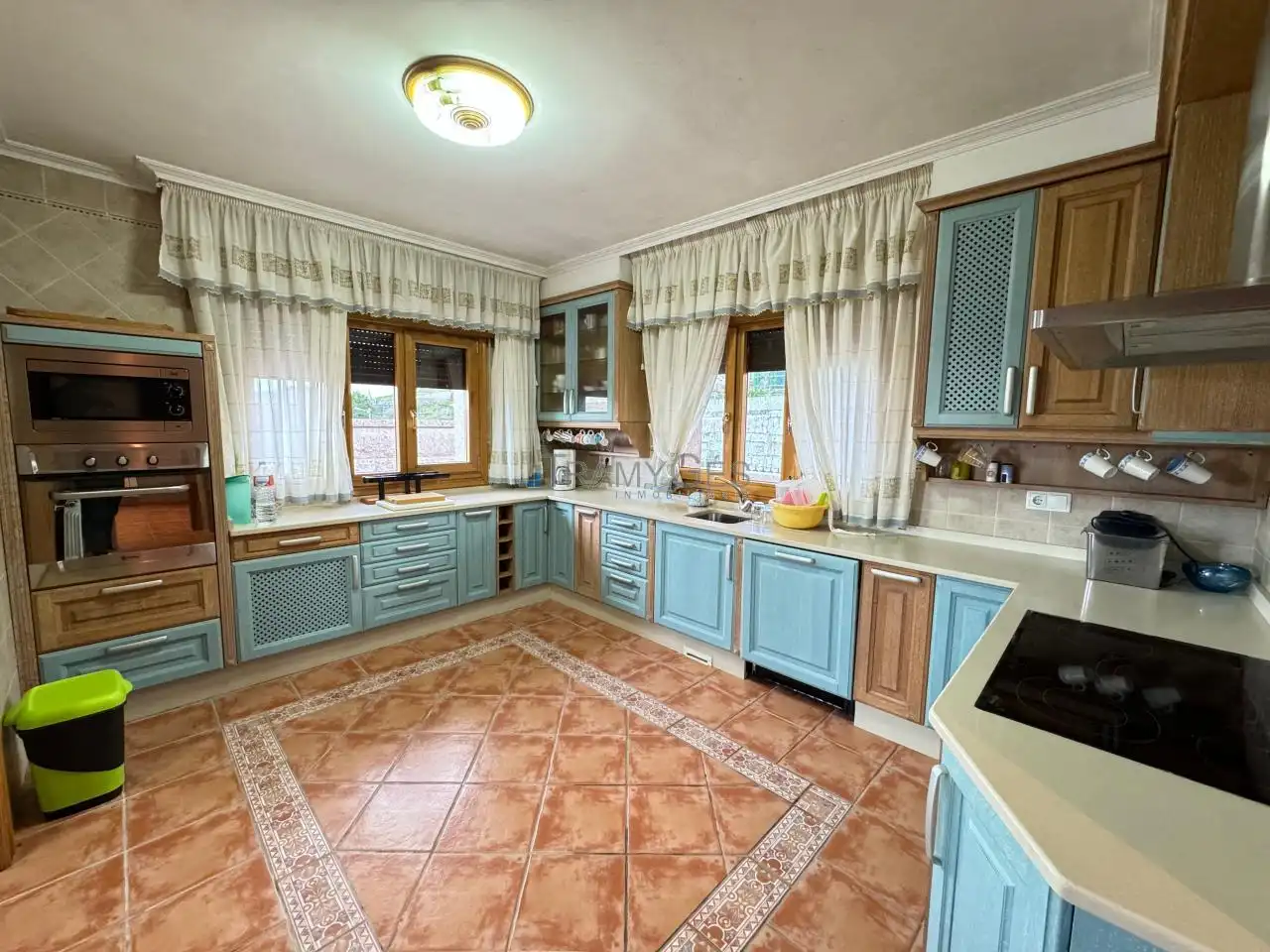 Cocina de Casa o chalet en venta en Vilagarcía de Arousa con Calefacción, Jardín privado y Terraza
