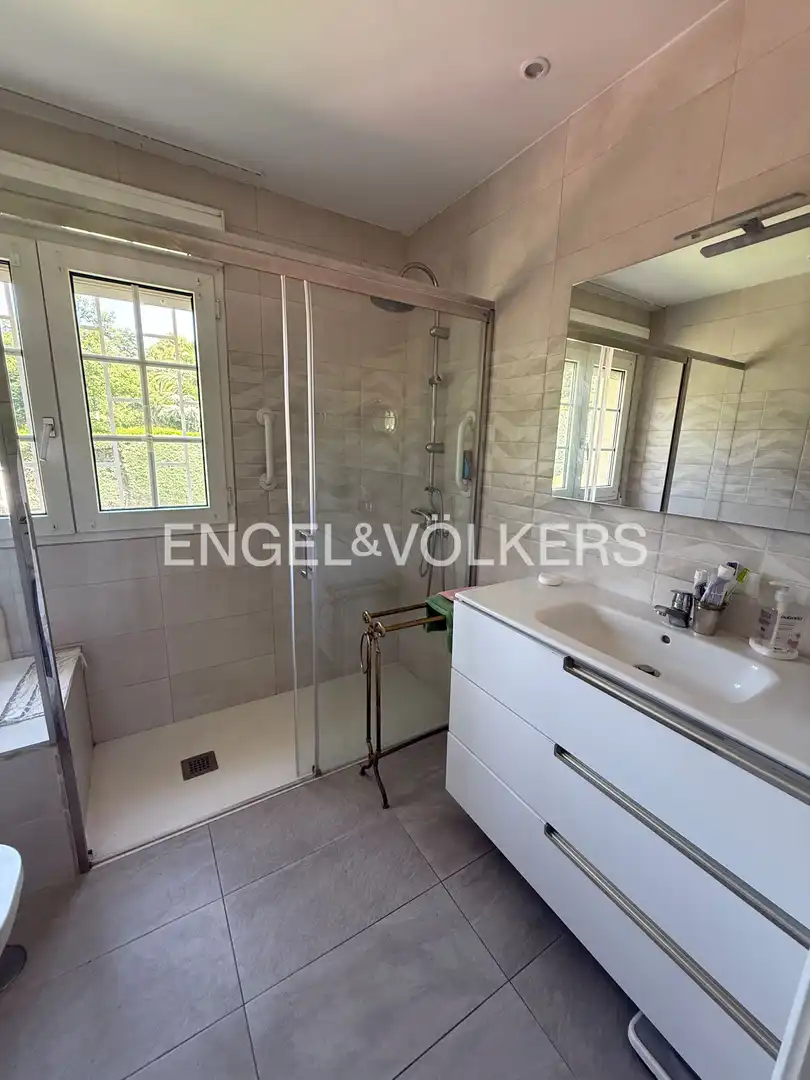 Baño de Casa o chalet en venta en Villaviciosa de Odón con Calefacción, Jardín privado y Terraza