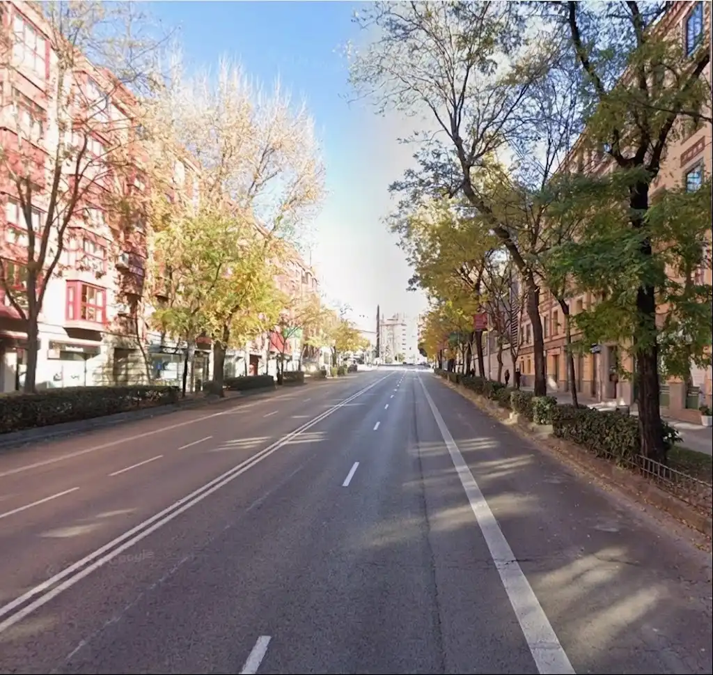 Vista exterior de Garatge en venda en Madrid amb Alarma