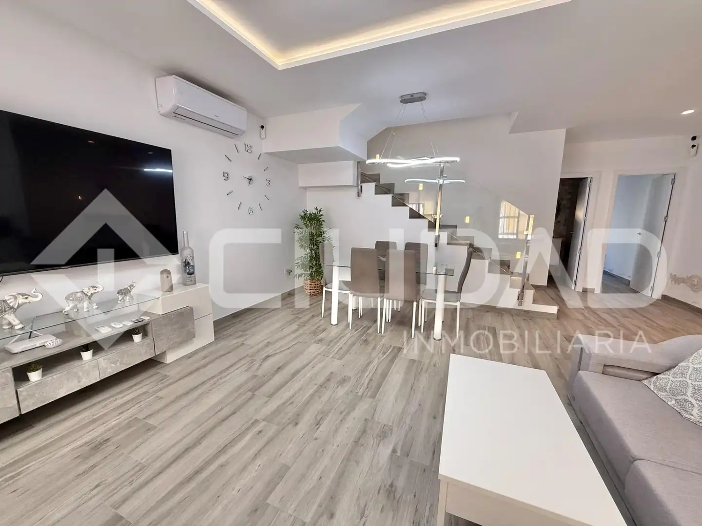 Sala d'estar de Casa adosada en venda en Lebrija