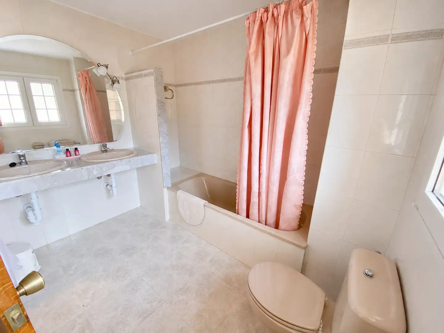 Baño de Casa adosada en venta en Maçanet de Cabrenys con Calefacción, Amueblado y Balcón