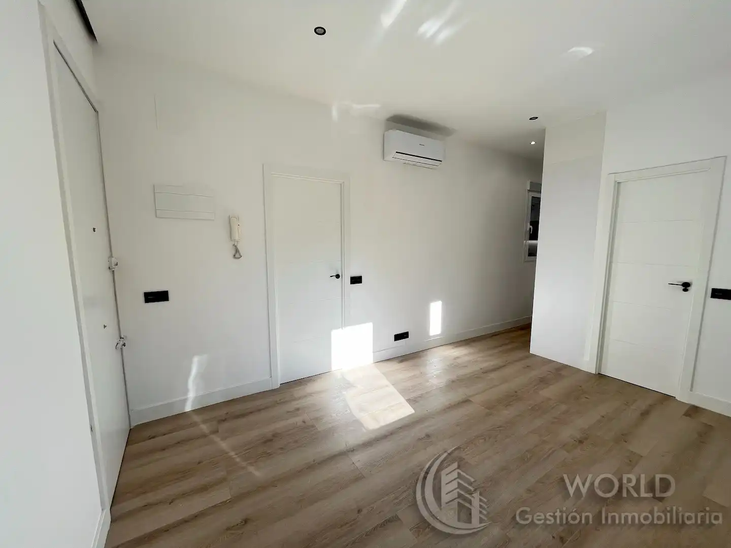 Schlafzimmer von Wohnung zum Verkauf in Madrid mit Klimaanlage, Heizung und Möbliert