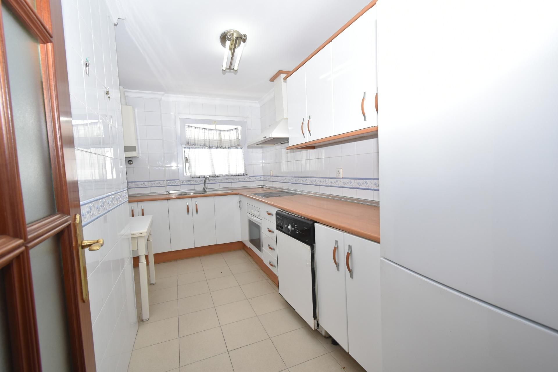 Cuina de Pis en venda en Chiclana de la Frontera amb Calefacció i Balcó