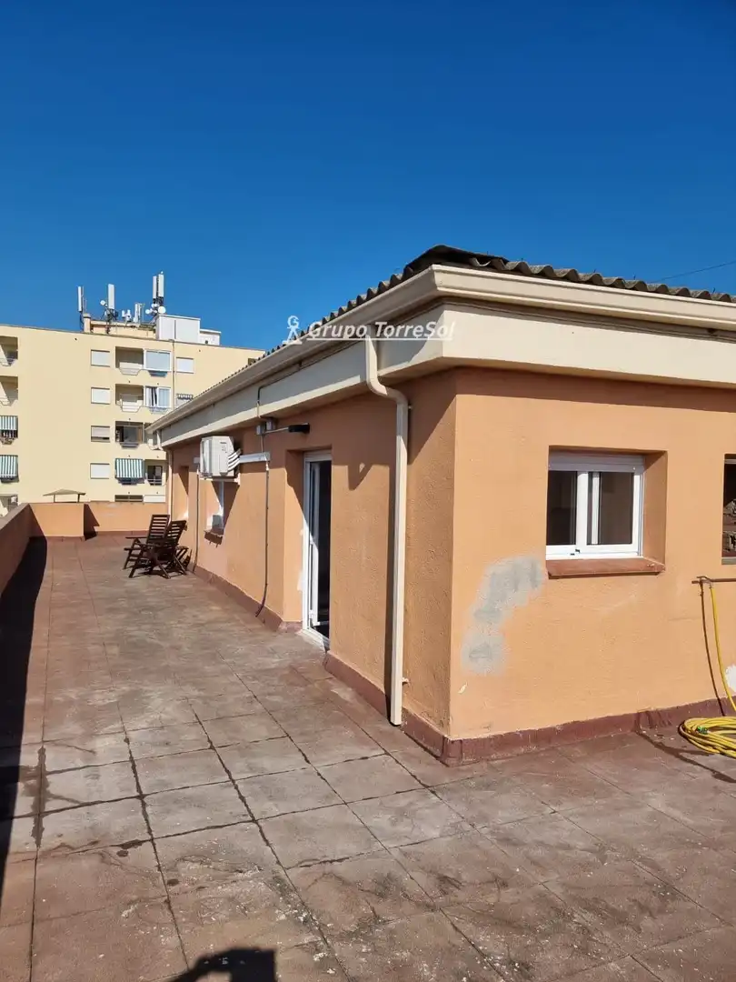 Vista exterior de Ático en venta en Torredembarra con Aire acondicionado, Calefacción y Terraza