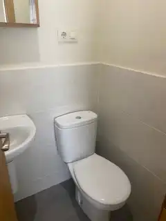 Bathroom of Flat for rent in Ourense Capital   with Heating, Parquet flooring and Terrace