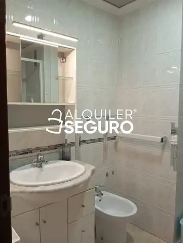 Badezimmer von Wohnung zur Miete in Ciudad Alta