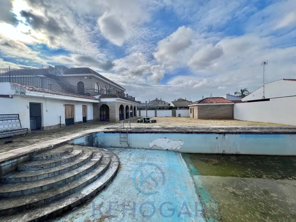 Piscina de Casa o chalet en venta en Dos Hermanas con Piscina