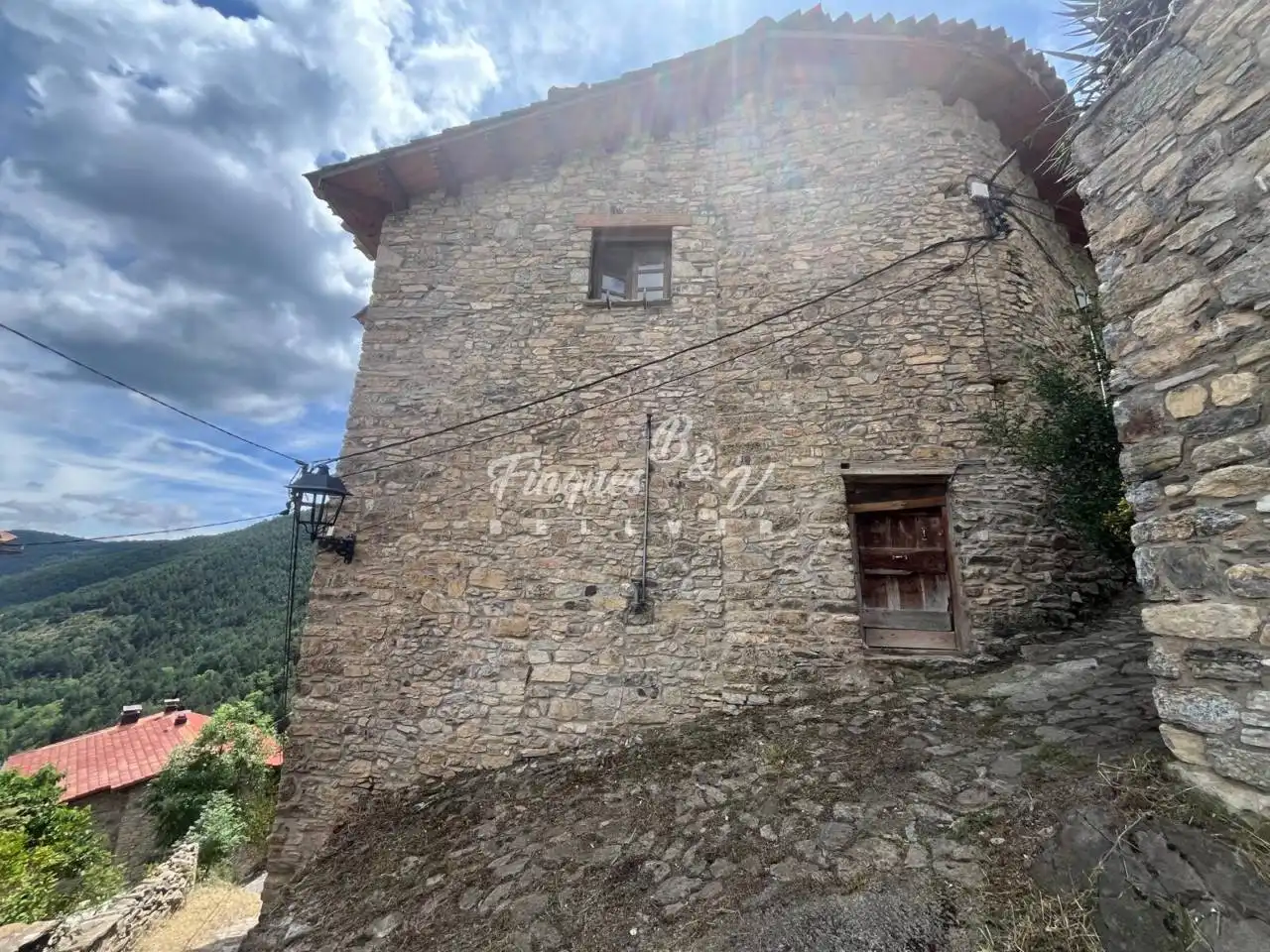 Vista exterior de Casa o xalet en venda en El Pont de Bar amb Calefacció, Jardí privat i Parquet