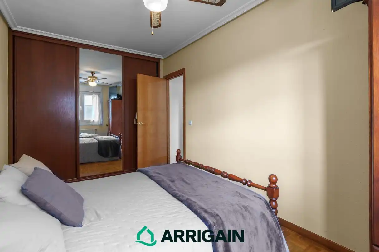 Habitación de Piso en venta en Donostia - San Sebastián  con Calefacción, Trastero y Balcón