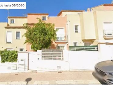Maison mitoyenne avec balcon à vendre à Carrer les Palmeretes 8