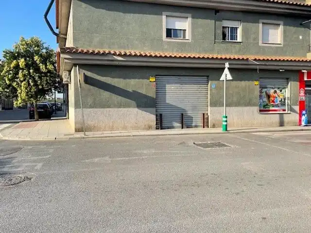 Gewerbefläche zum Verkauf in Calle de la Virgen de Los Remedios, imagen 2
