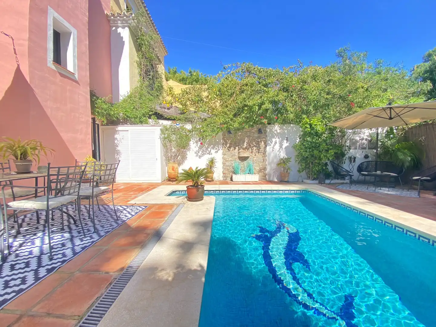Piscina de Casa adosada en venta en Marbella con Jardín privado, Terraza y Piscina