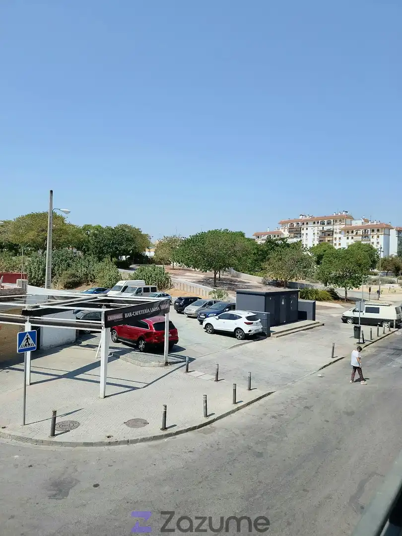 Parkplatz von Wohnung zur Miete in Sevilla mit Klimaanlage, Heizung und Möbliert