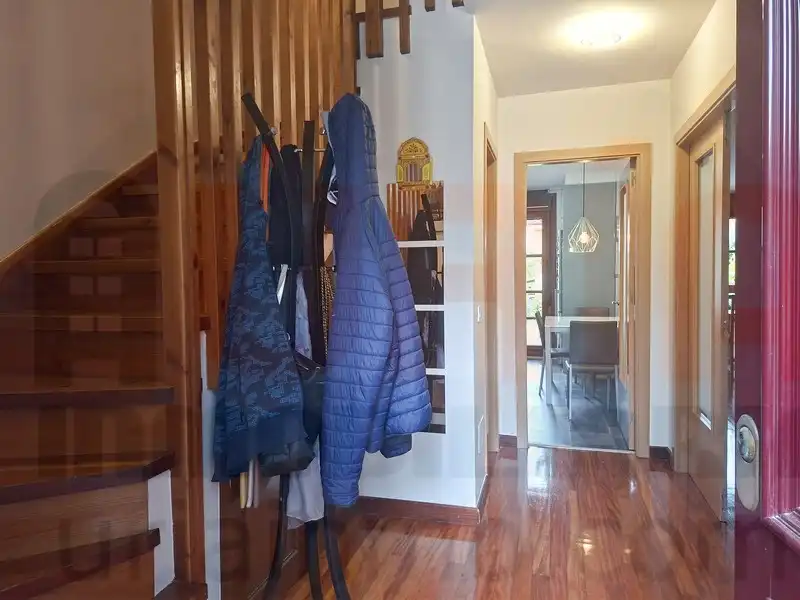 Casa o chalet en venta en Sariego con Calefacción, Terraza y Trastero