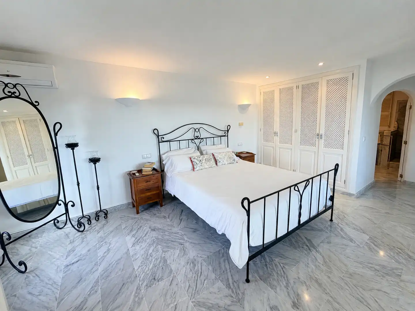 Detached house with terrace for sale in Carrer Baixada al Port 8, imagen 24