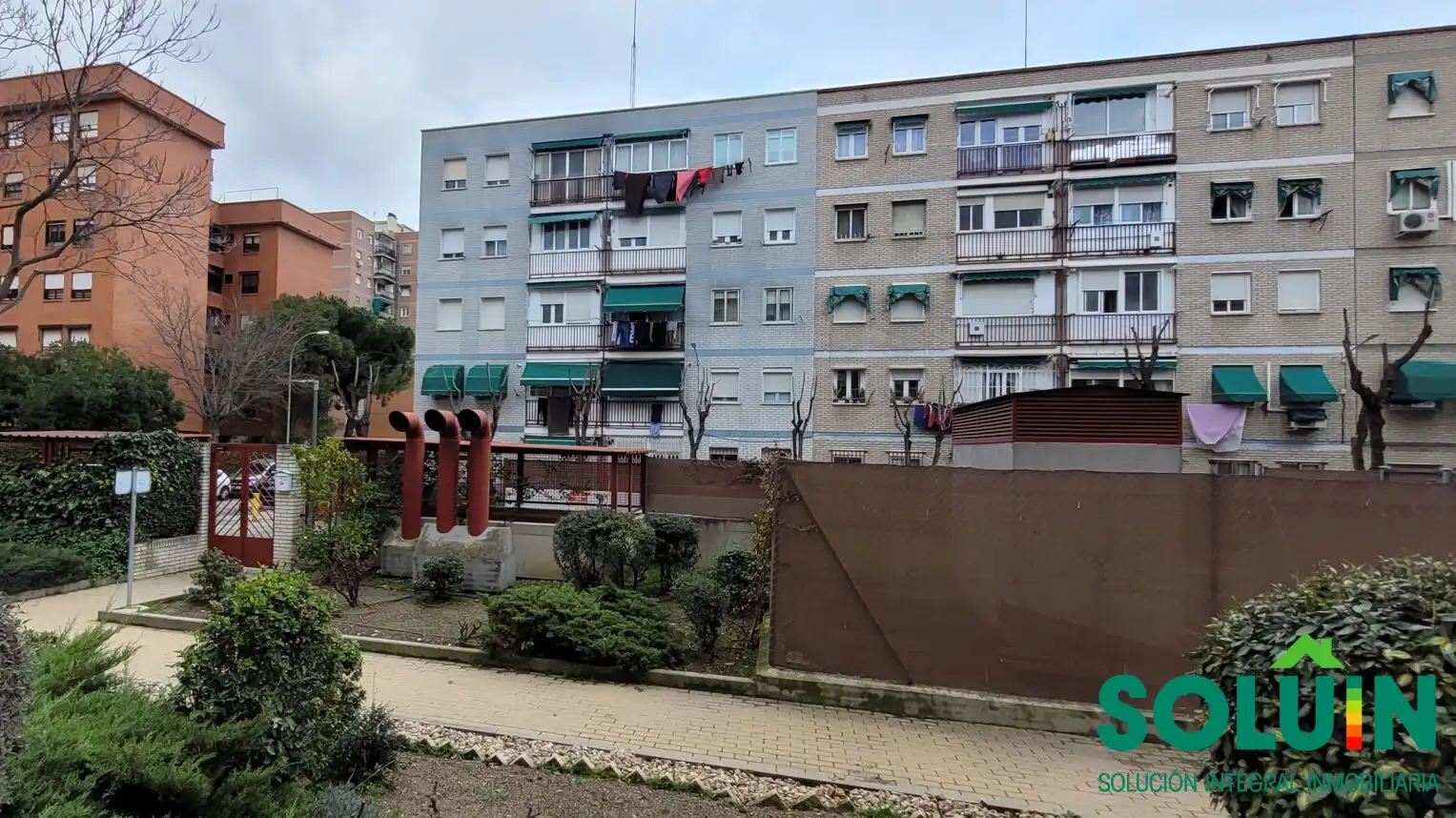 Vista exterior de Garatge en venda en Madrid