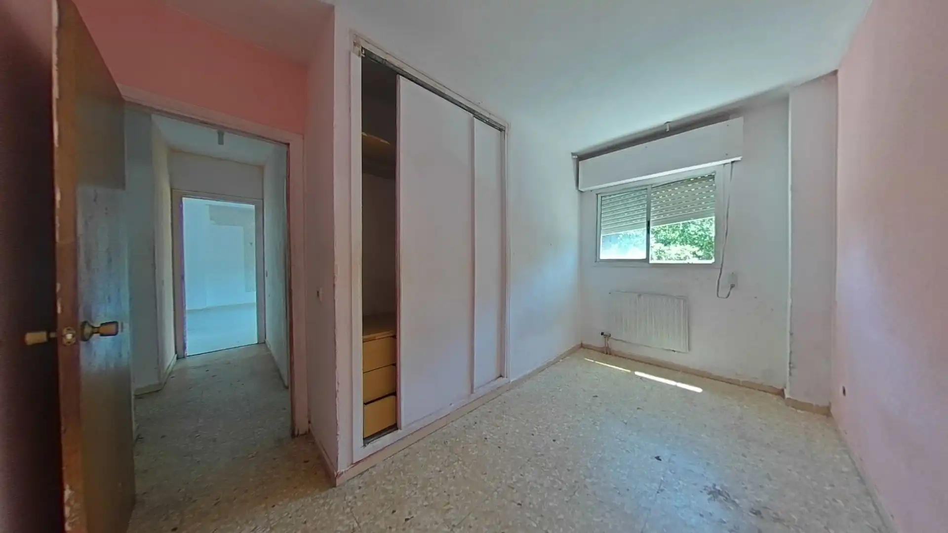 Habitación de Piso en venta en Madrid con Balcón