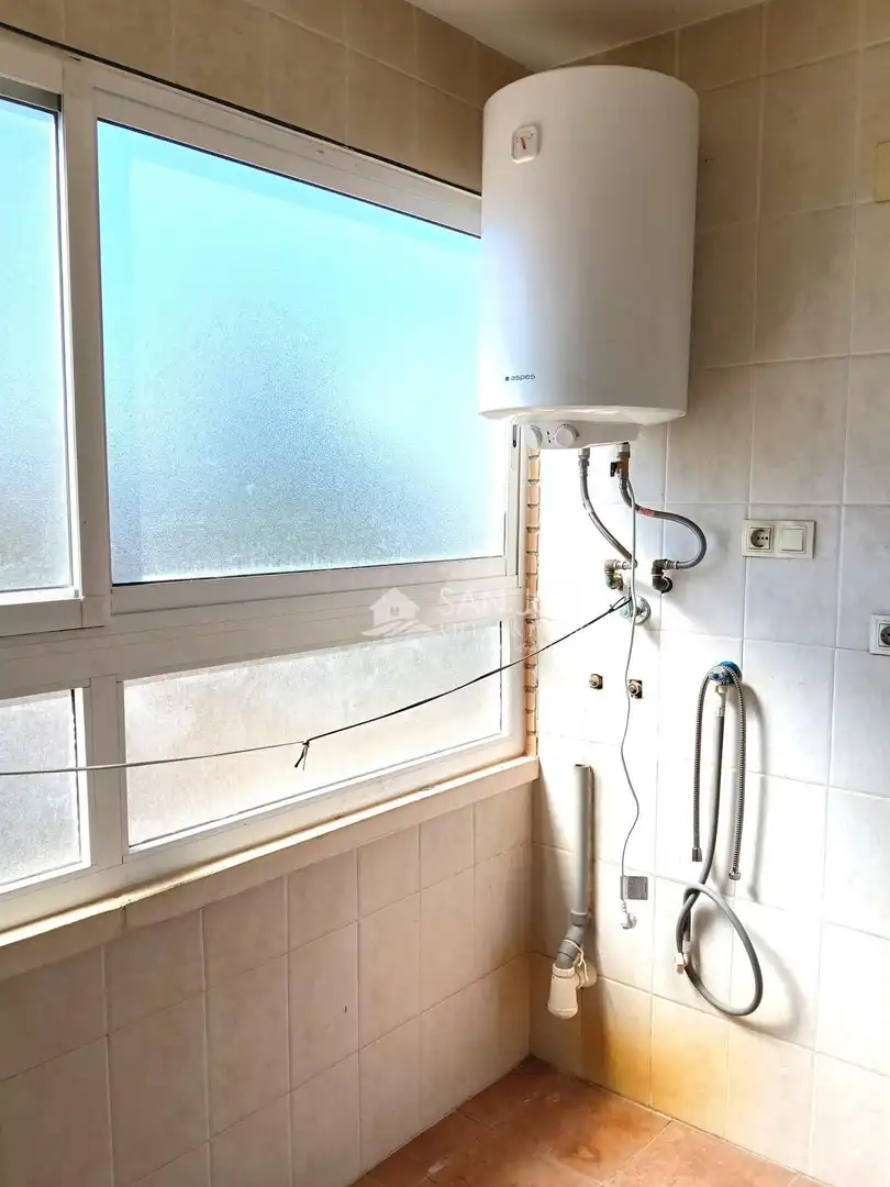 Baño de Piso en venta en Aspe con Terraza, Trastero y Balcón