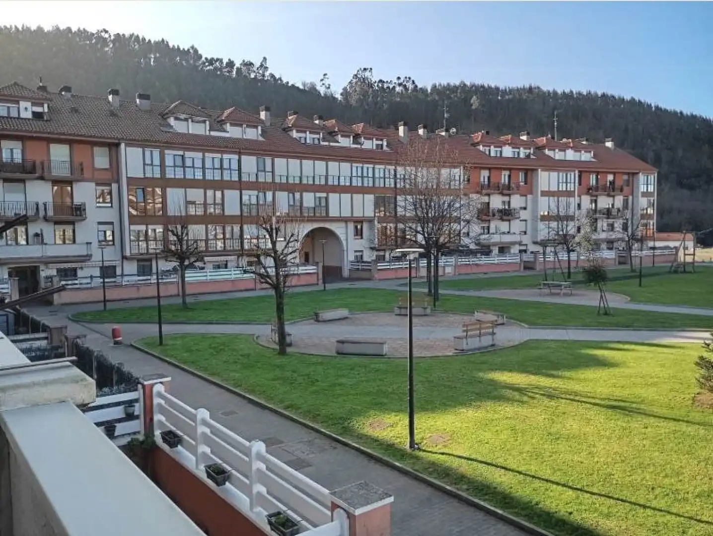 Vista exterior de Piso en venta en Cartes con Calefacción, Parquet y Terraza