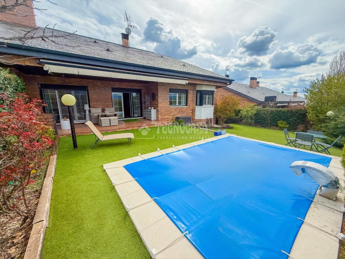 Casa adosada en venta en Fontenebro - Altavista