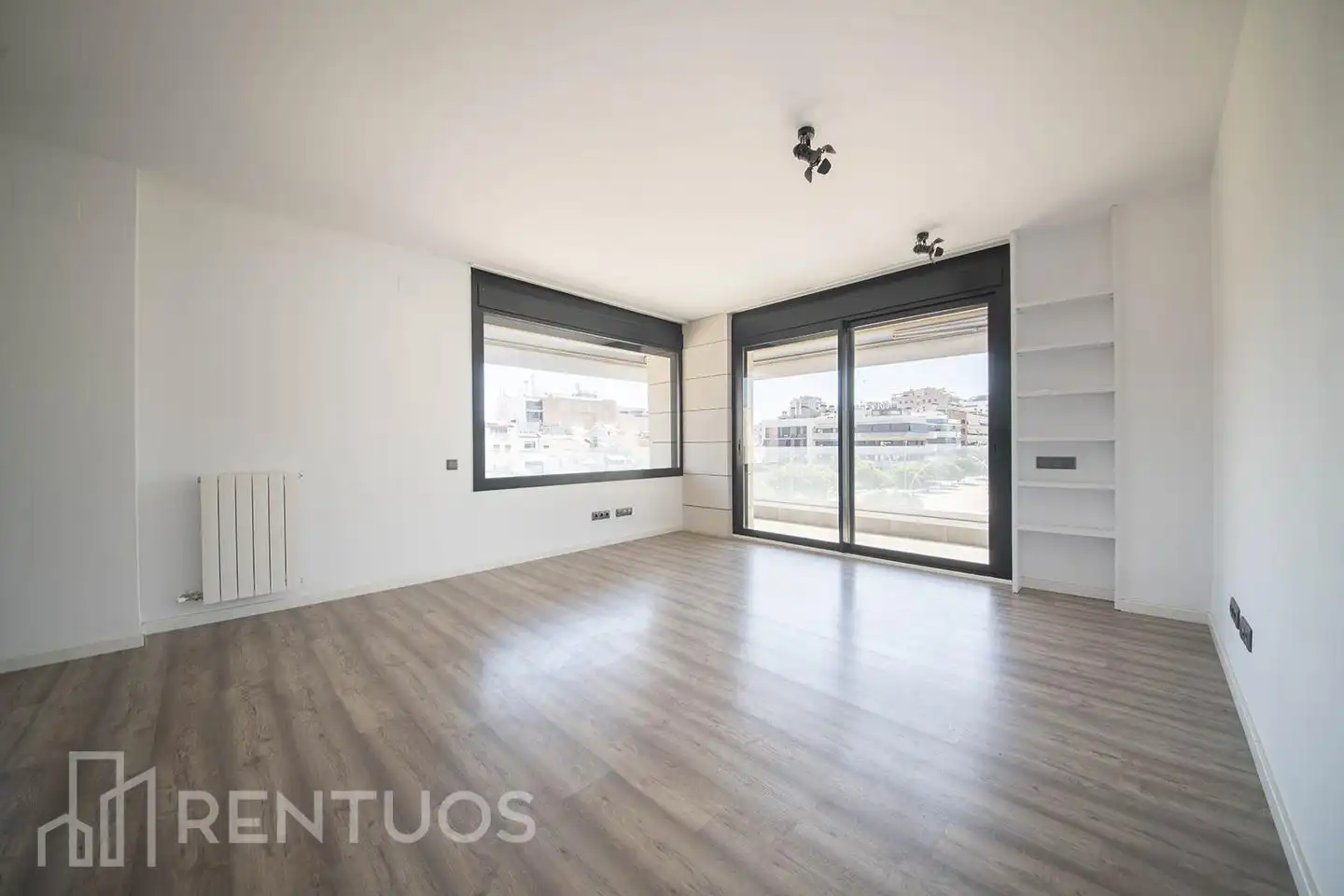 Living room of Flat for rent in Badalona  with Air Conditioner, Heating and Parquet flooring